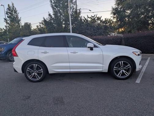 2019 Volvo XC60 T5 MOMENTUM