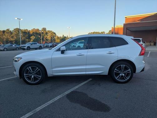 2019 Volvo XC60 T5 MOMENTUM