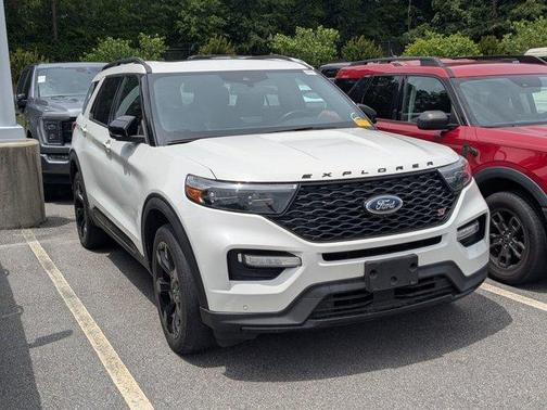 White Metallic 2023 Ford Explorer ST
