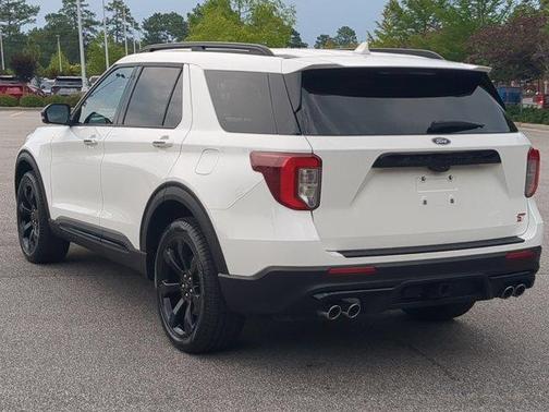 White Metallic 2023 Ford Explorer ST