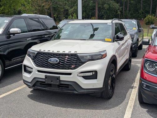 White Metallic 2023 Ford Explorer ST