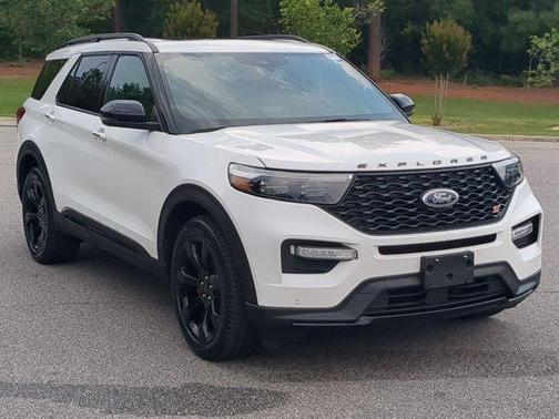 White Metallic 2023 Ford Explorer ST