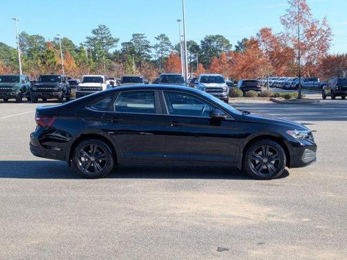 2023 Volkswagen Jetta 1.5T SE