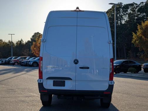2024 Mercedes-Benz Sprinter 2500 144 WB STANDARD ROOF CARGO