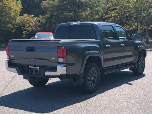 Cloth 2022 Toyota Tacoma SR5