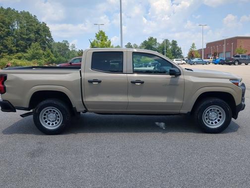 Sand Dune Metallic 2023 Chevrolet Colorado WT