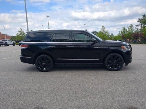 Black Metallic 2024 Lincoln Navigator Reserve