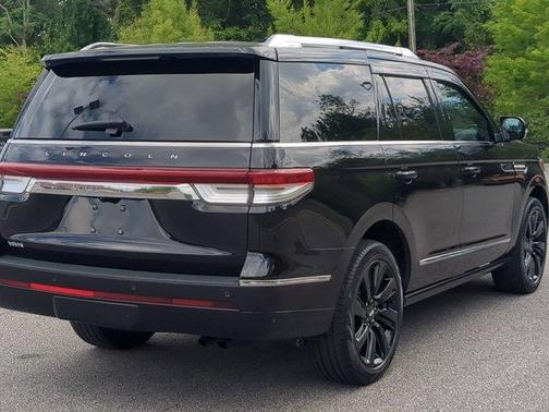 Black Metallic 2024 Lincoln Navigator Reserve