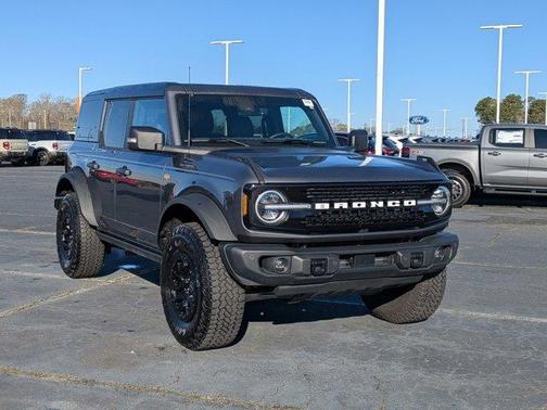 Gray Metallic 2025 Ford Bronco Badlands