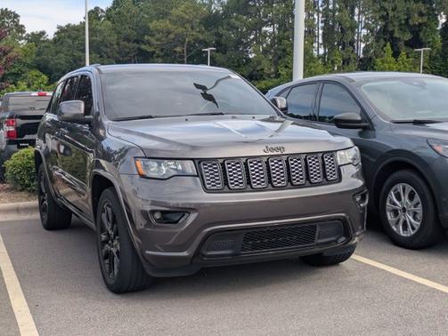 2021 Jeep Grand Cherokee LAREDO