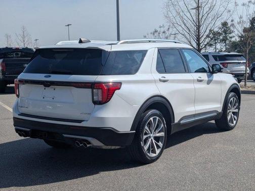 2025 Ford Explorer Platinum