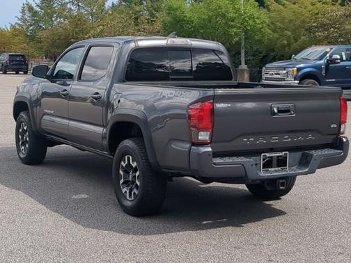 Cloth 2019 Toyota Tacoma TRD OFF ROAD