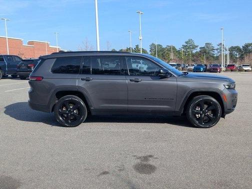 2023 Jeep Grand Cherokee L Laredo