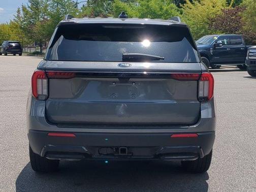 Gray Metallic 2026 Ford Explorer ST-Line