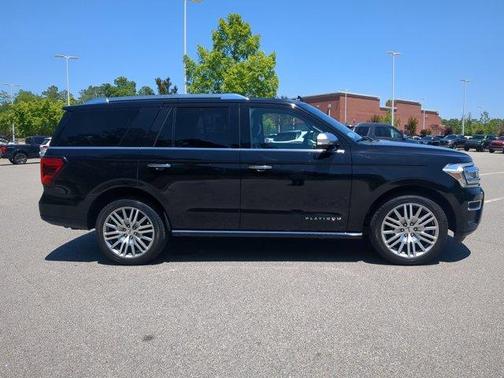 Black Metallic 2022 Ford Expedition Platinum
