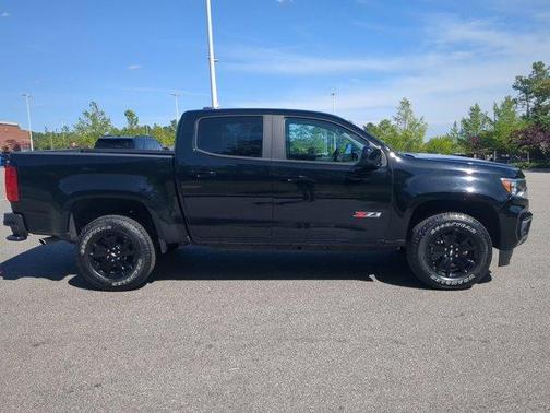 Black 2022 Chevrolet Colorado Z71