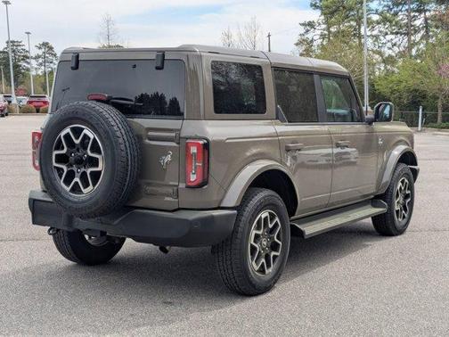Gray 2025 Ford Bronco Outer Banks