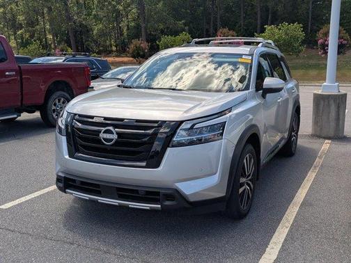 Brilliant Silver Metallic 2024 Nissan Pathfinder Platinum