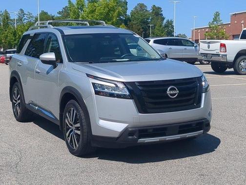 Brilliant Silver Metallic 2024 Nissan Pathfinder Platinum