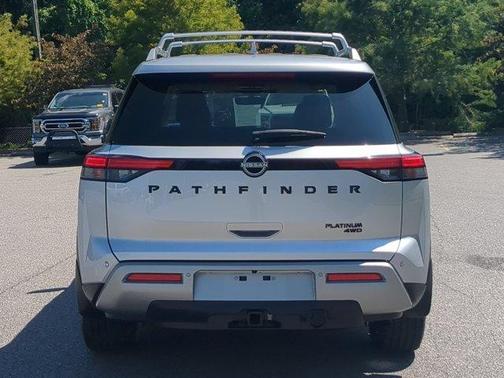 Brilliant Silver Metallic 2024 Nissan Pathfinder Platinum