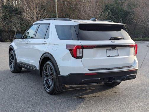 White Metallic 2026 Ford Explorer ST-Line