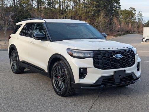 White Metallic 2026 Ford Explorer ST-Line