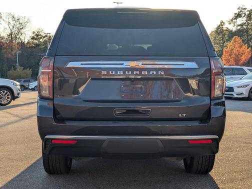 2022 Chevrolet Suburban LT