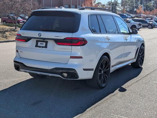 2025 BMW X7 XDRIVE40I