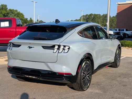 2024 Ford Mustang Mach-E PREMIUM
