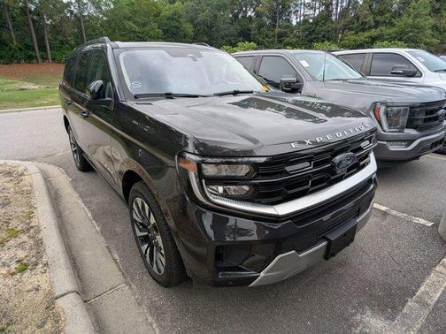 Gray Metallic 2025 Ford Expedition Platinum