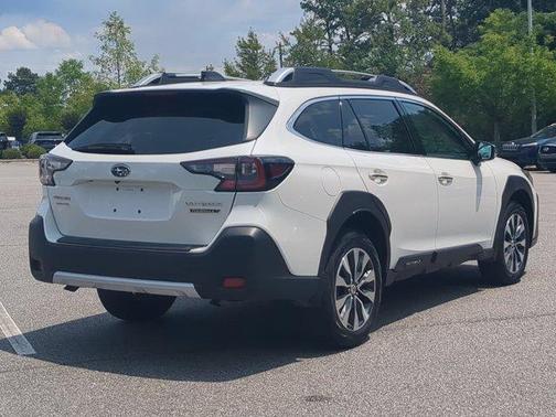 Crystal White Pearl 2023 Subaru Outback Touring XT