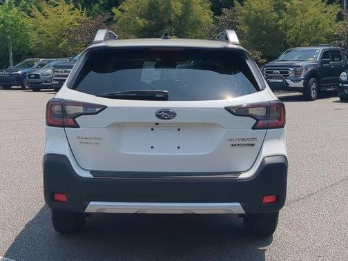 Crystal White Pearl 2023 Subaru Outback Touring XT