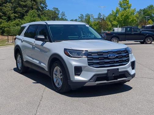 White Metallic 2026 Ford Explorer Active