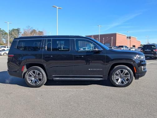 2024 Jeep Wagoneer BASE