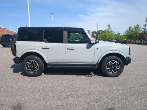 Cactus 2024 Ford Bronco Outer Banks
