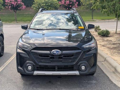 Crystal Black Silica 2024 Subaru Outback Limited