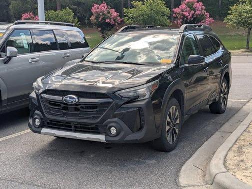Crystal Black Silica 2024 Subaru Outback Limited
