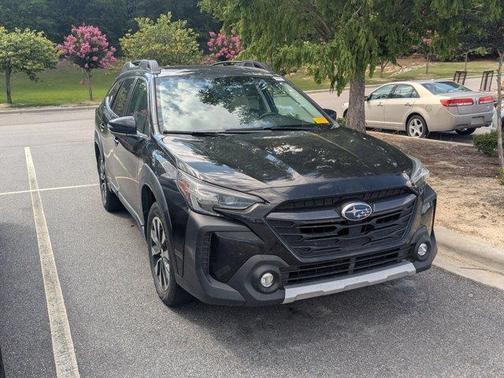 Crystal Black Silica 2024 Subaru Outback Limited