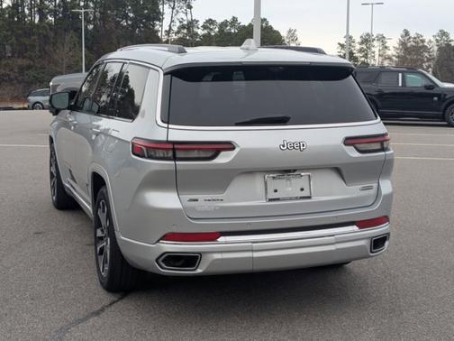 2022 Jeep Grand Cherokee OVERLAND