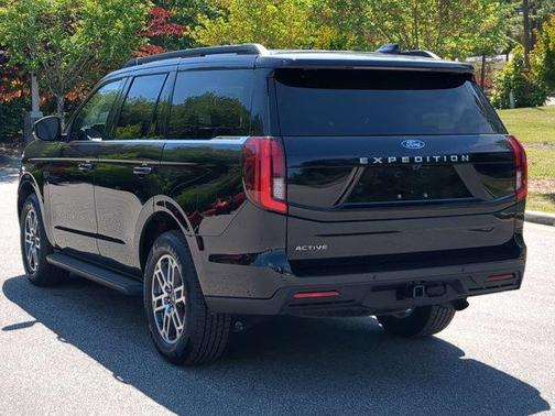 Black Metallic 2025 Ford Expedition Active
