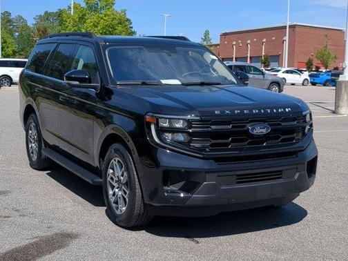 Black Metallic 2025 Ford Expedition Active