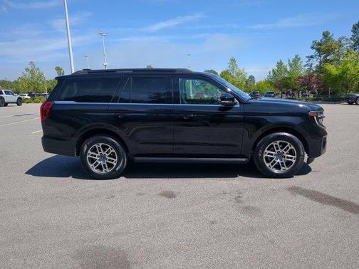 Black Metallic 2025 Ford Expedition Active