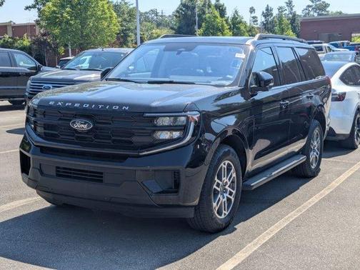 Black Metallic 2025 Ford Expedition Active