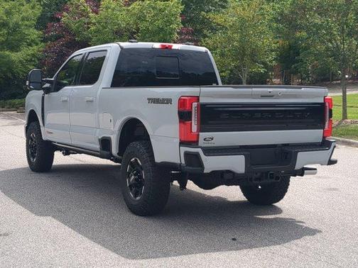 Avalanche 2026 Ford F-350 Platinum