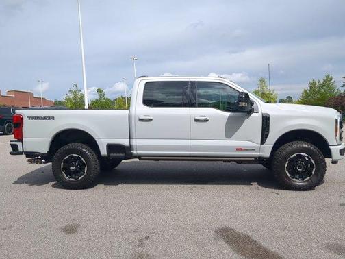 Avalanche 2026 Ford F-350 Platinum