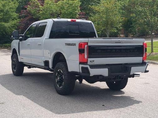 Avalanche 2026 Ford F-350 Platinum