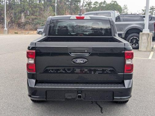 Shadow Black 2026 Ford Maverick Lobo Standard