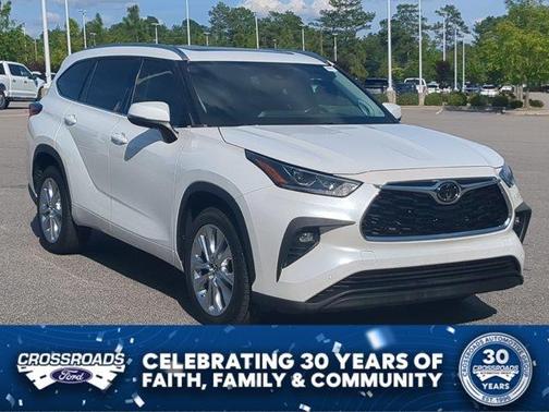Pearl 2023 Toyota Highlander Limited