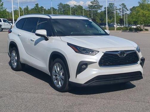 Pearl 2023 Toyota Highlander Limited