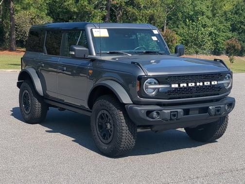 CARBONIZED GRAY METALLIC 2025 Ford Bronco BADLANDS
